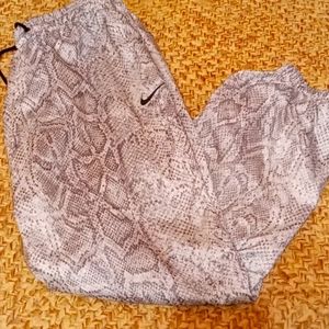 Nike jogging pants